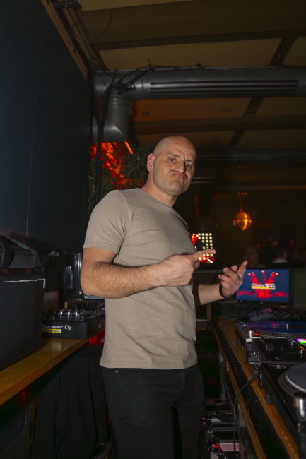 Titelbild der Galerie '90+ Party DJ A. Noah - 21.03.26'